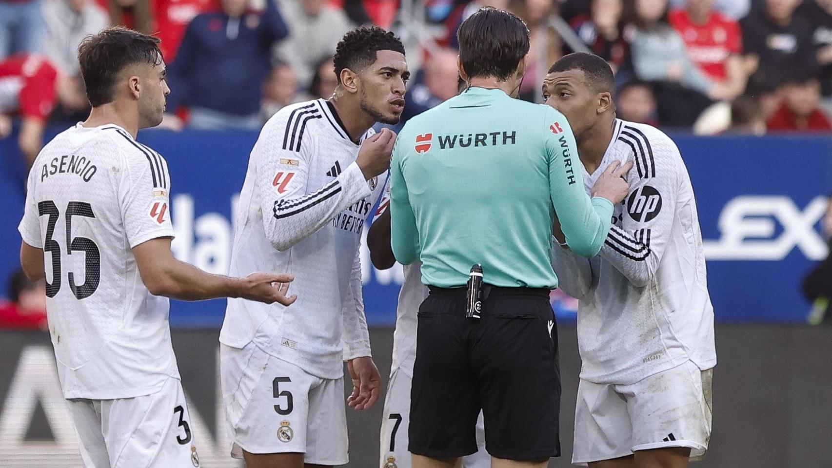 Jude Bellingham pide explicaciones a Munuera Montero por su expulsión