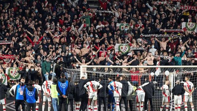Los Bukaneros, peña ultra del Rayo, se opone a la construcción de un campo nuevo fuera de Vallecas