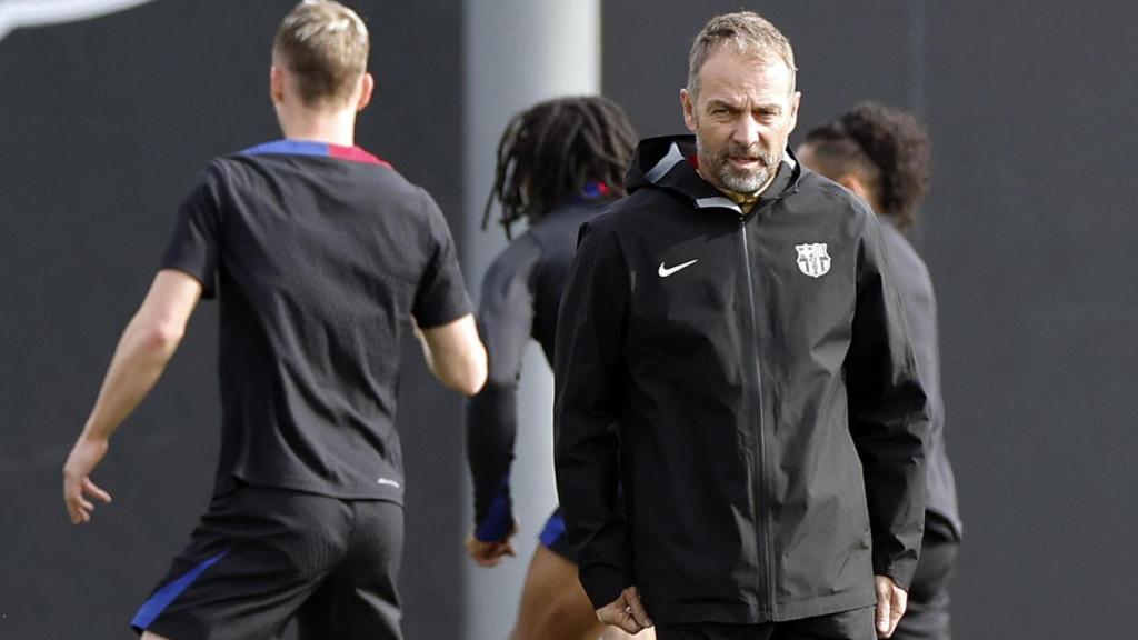 Hansi Flick, en el entrenamiento del Barça previo al partido contra el Rayo