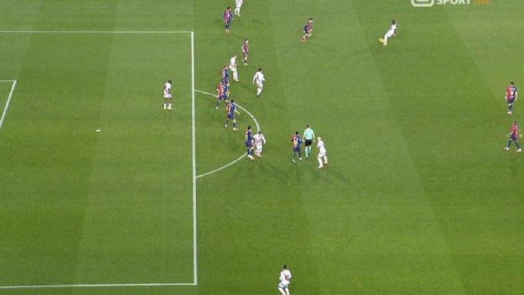 El fuera de juego posicional de Randy Nteka en el gol del Rayo Vallecano al Barça