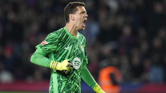Wojciech Szczesny celebra una parada en el Barça-Rayo de Liga