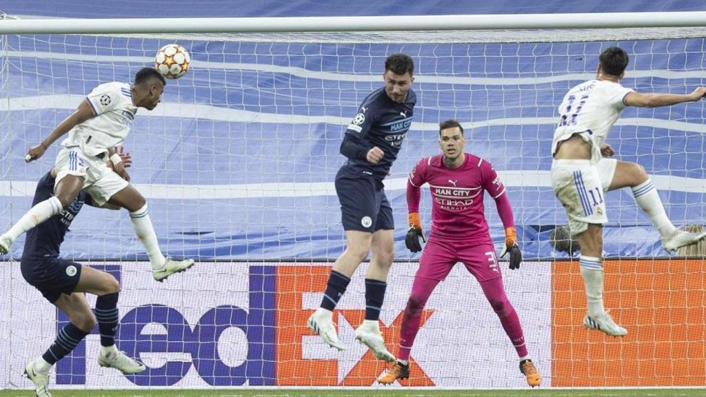Rodrygo mete un gol de cabeza al Manchester City en 2022