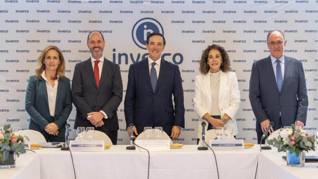 La dirección de la patronal Inverco, con su presidente, Ángel Martínez-Aldama, en el centro de la imagen