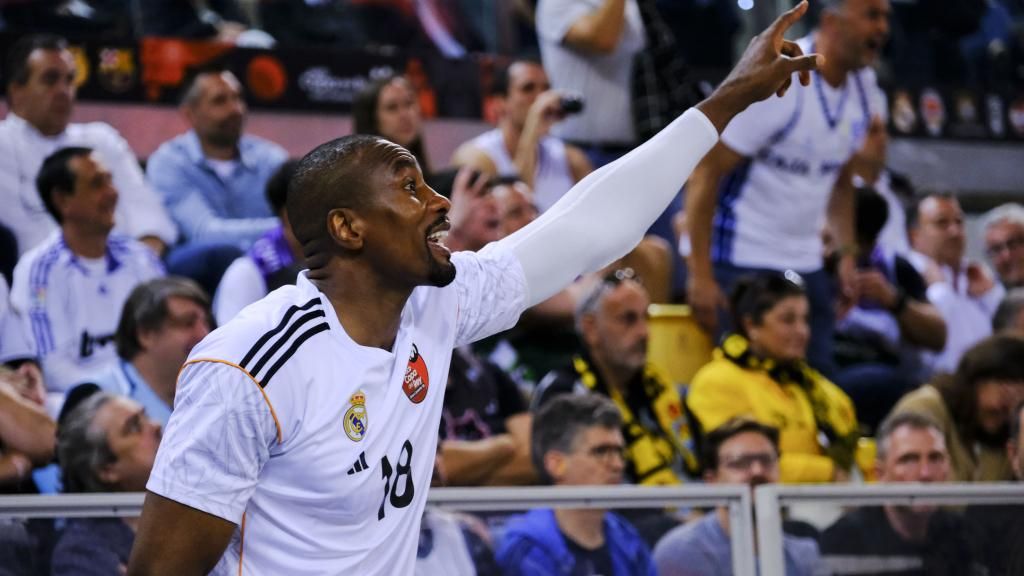 Ibaka, durant el partit del Real Madrid contra l'Unicaja