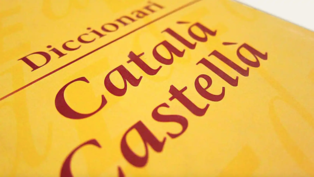 Diccionario traductor de la lengua castellana al catalán, y viceversa