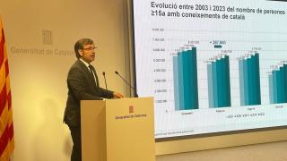 El 'conseller' de Política Llingüística de la Generalitat, Francesc Vila Moreno, presenta los datos de la última EULP.