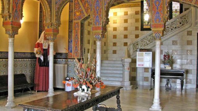 El hospital modernista de la Guerra convertido en lujoso albergue juvenil, Casa Marsans