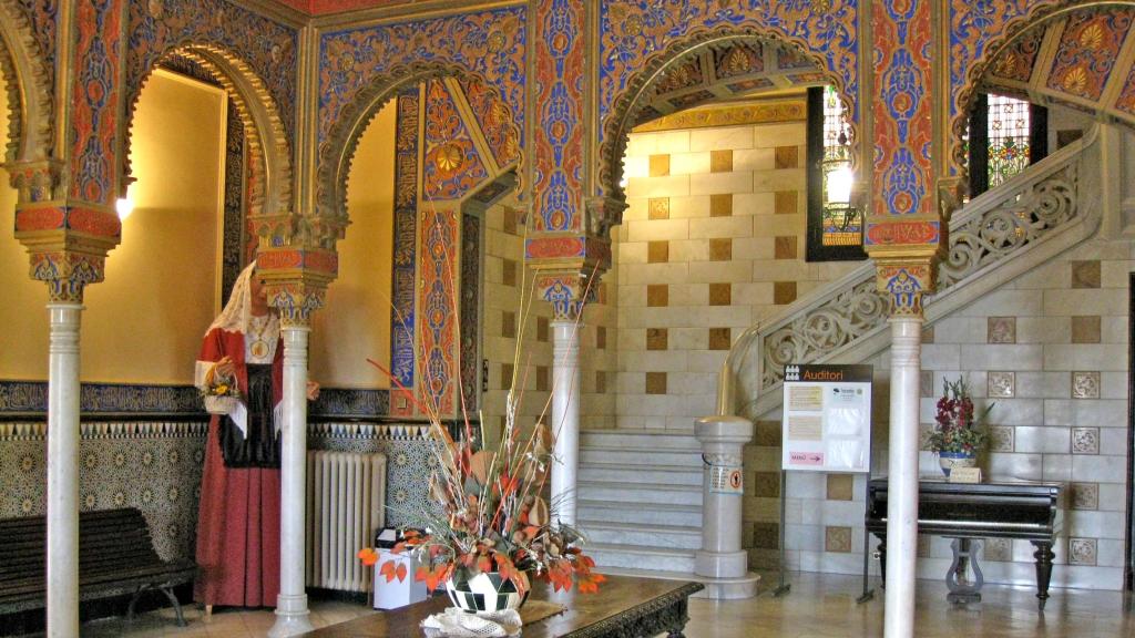 El hospital modernista de la Guerra convertido en lujoso albergue juvenil, Casa Marsans