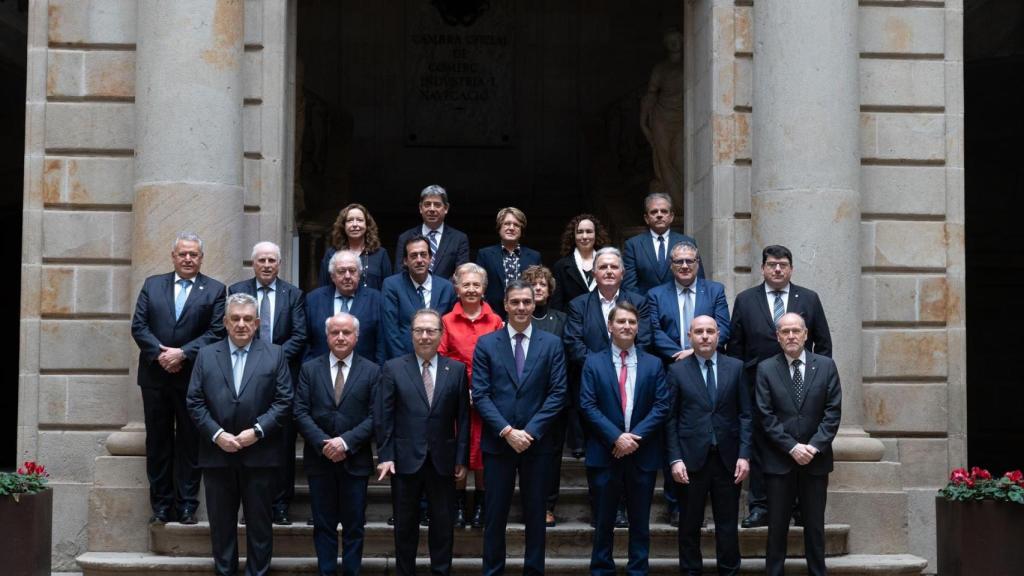 El presidente Pedro Sánchez con los representantes de las Cámaras de Comercio catalanas