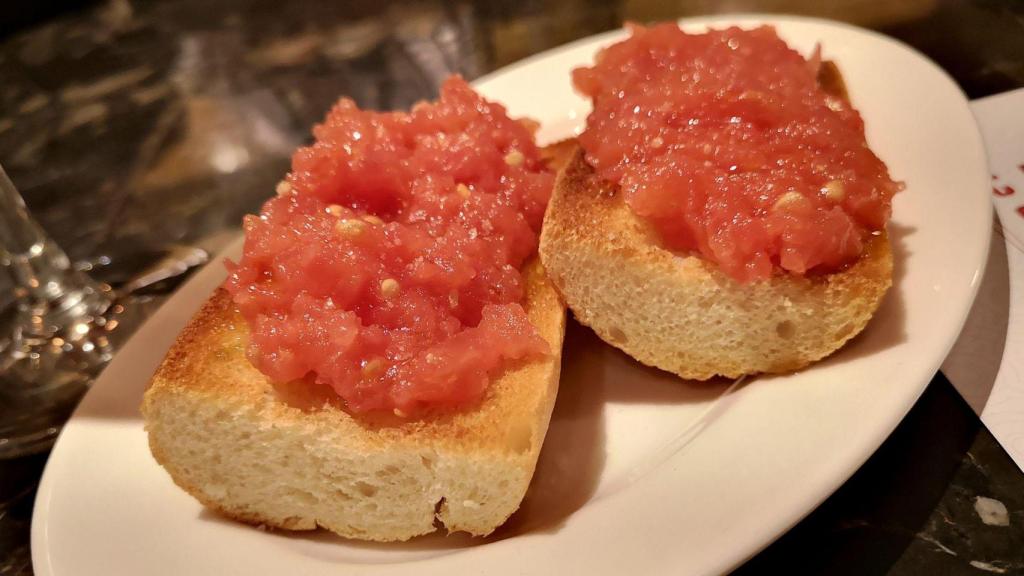 Pan con tomate