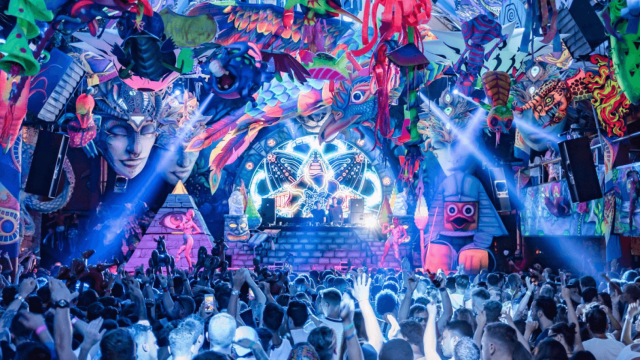 Una fiesta de elRow cuando se celebraba en Amnesia Ibiza