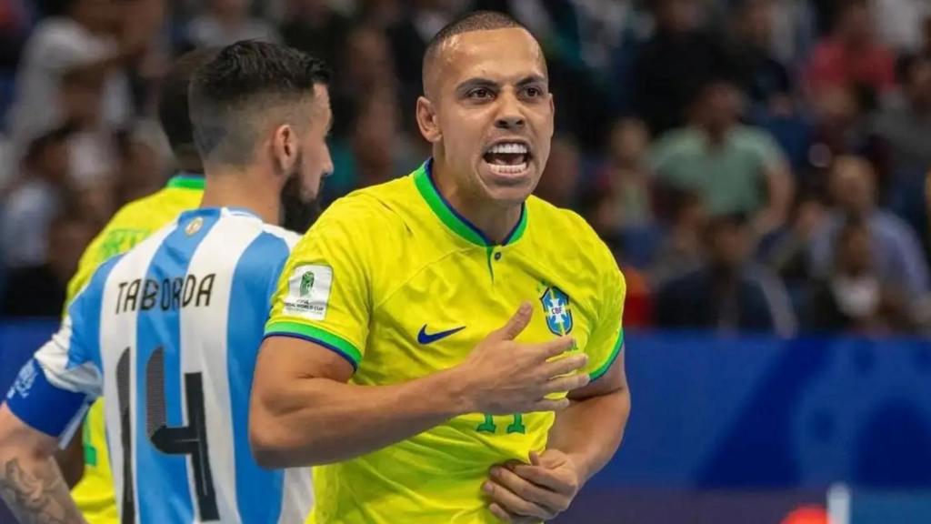 La euforia de Ferrao tras marcar un gol en la final del Mundial de fútbol sala