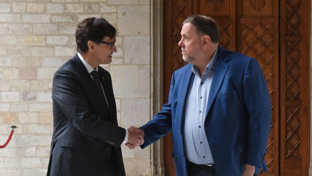 Salvador Illa, presidente de la Generalitat, recibe a Oriol Junqueras, presidente de ERC, en el Palau