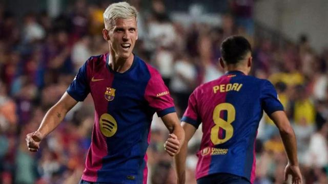 Dani Olmo y Pedri en un partido del Barça