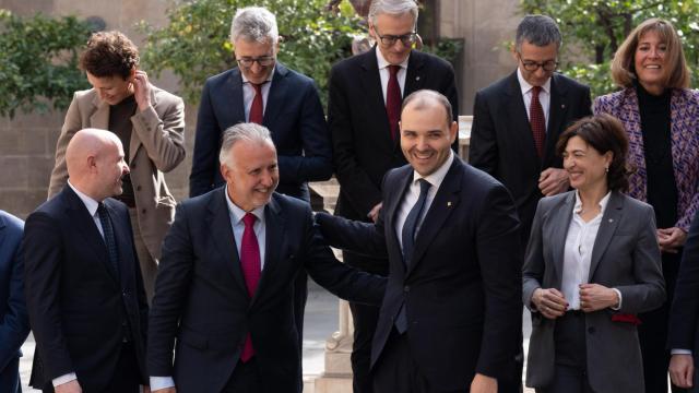 El 'conseller' de Presidencia de la Generalitat, Albert Dalmau, y el ministro de Política Territorial y Administración Pública, Ángel Víctor Torres, se reunen con el resto de la Comisión Bilateral Generalitat-Gobierno, a 24 de febrero de 2025, en Barcelona