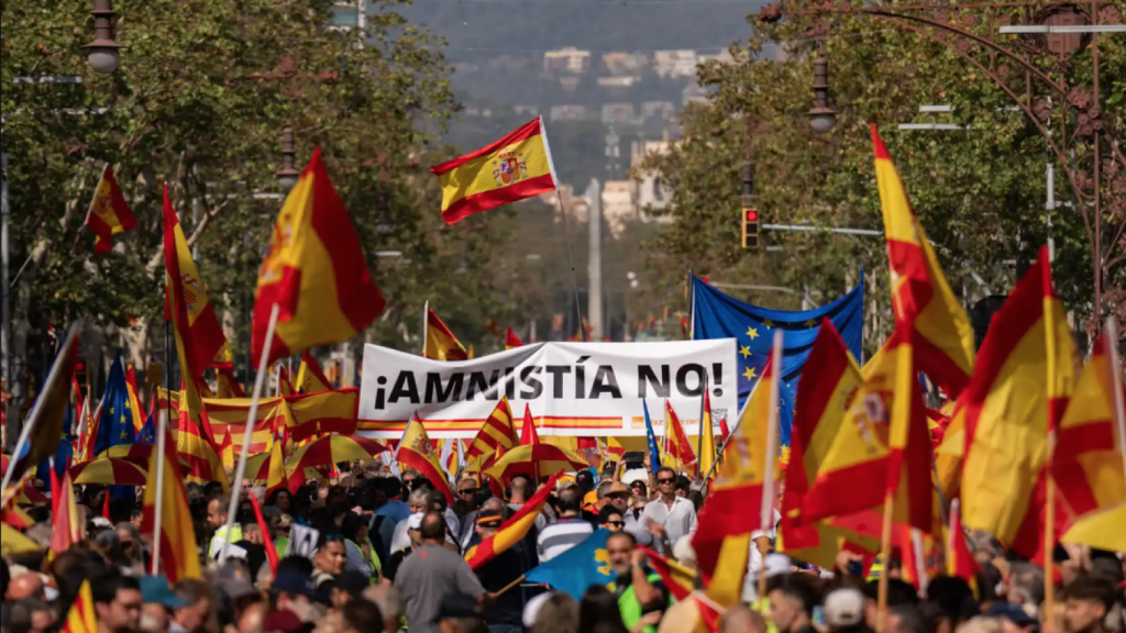 Manifestación contra la amnistía de Societat Civil Catalana del 8 de octubre de 2023