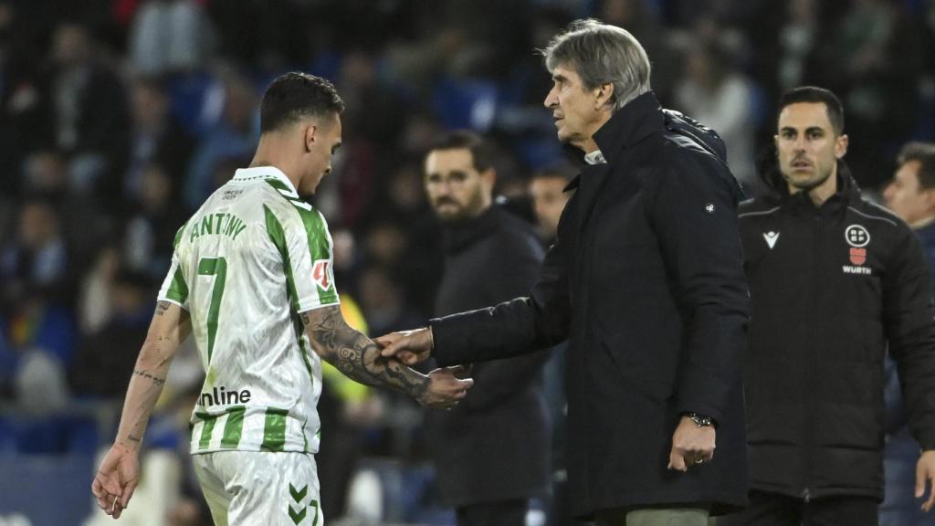 Antony se marcha frustrado del Getafe-Barça tras recibir una tarjeta roja