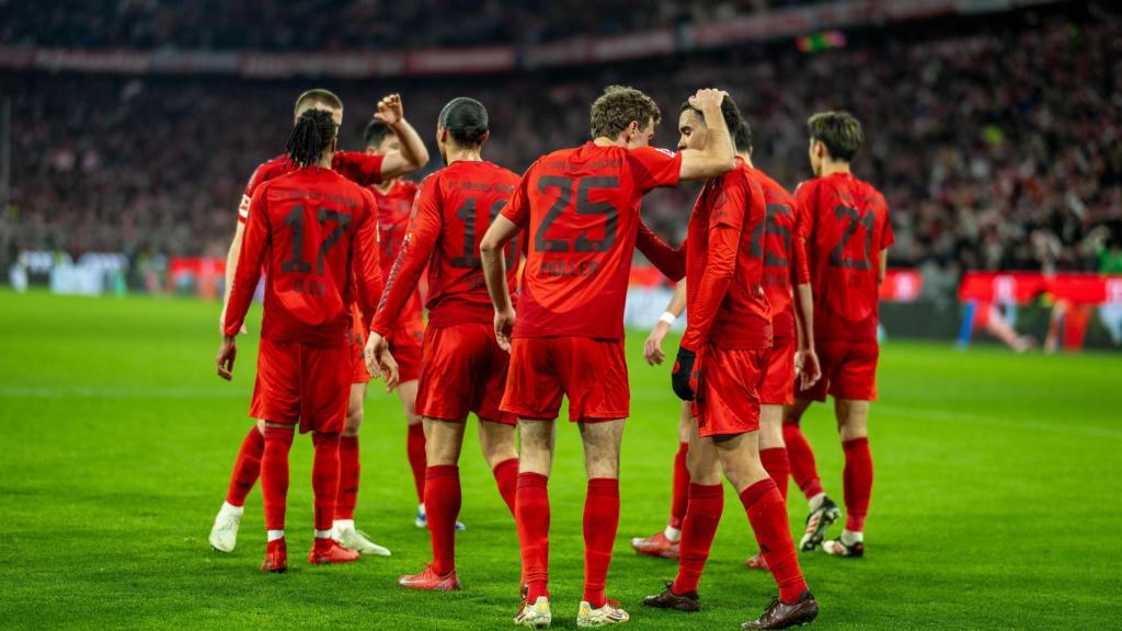 Los jugadores del Bayern de Múnich celebran un gol contra el Eintracht de Frankfurt