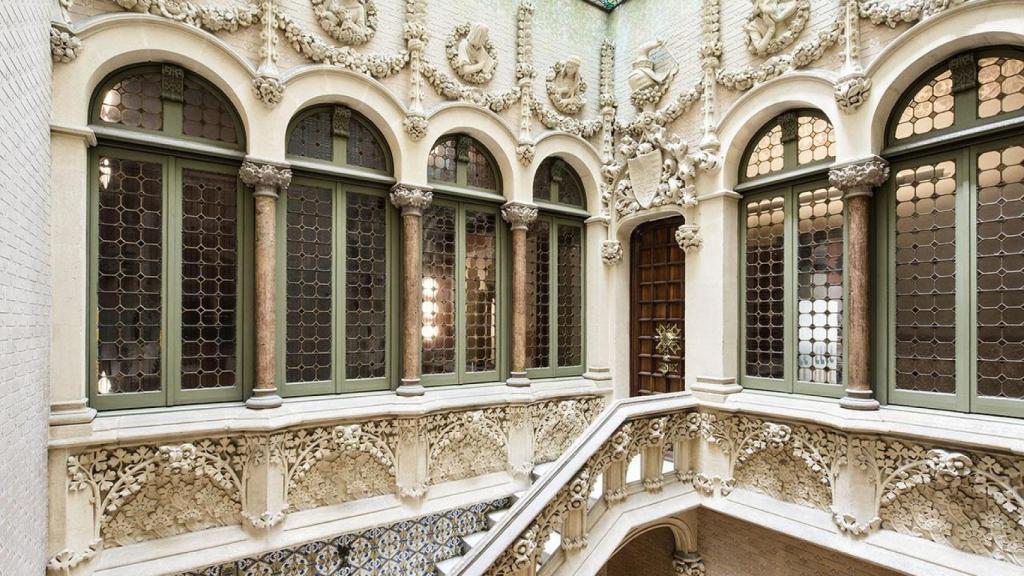 Interior del Palacio Baró de Quadras