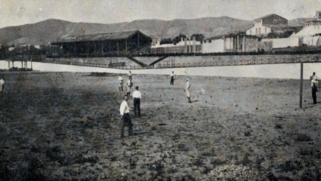 Partido del Barça en el antiguo Velódromo de La Bonanova
