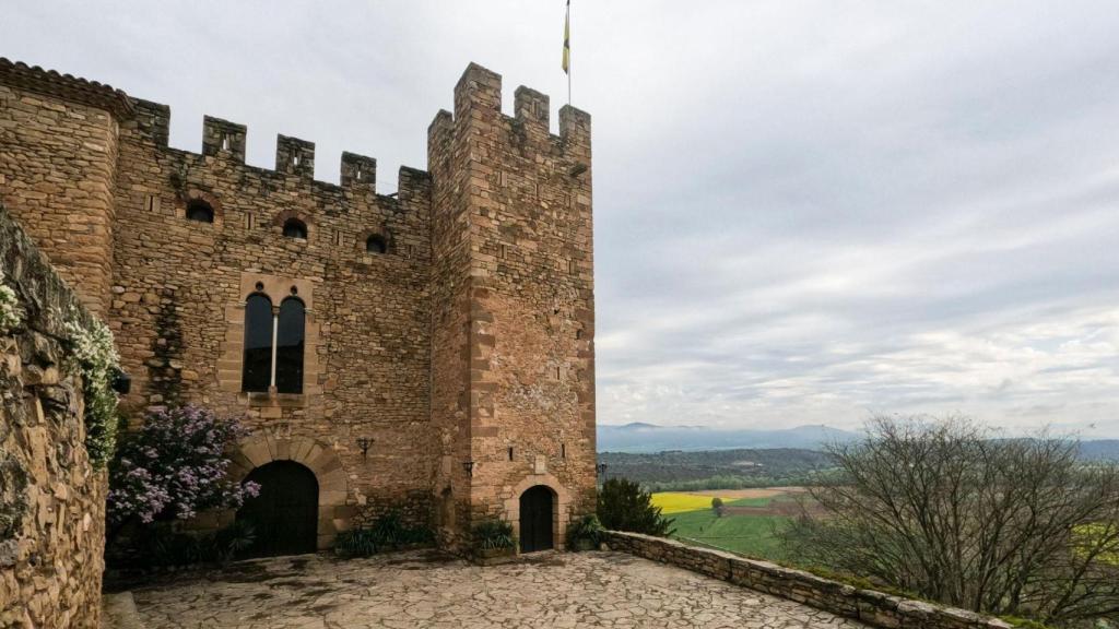 El asombroso castillo medieval de Lleida que todavía sigue habitado, Montsonís