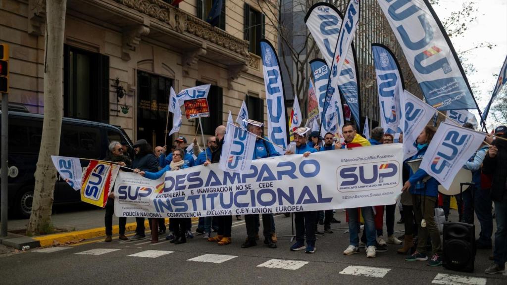 Protesta del sndicato policial SUP por la delegación de Extranjería
