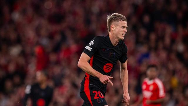 Dani Olmo, el sacrificado de Flick tras la expulsión de Pau Cubarsí en el Benfica-Barça