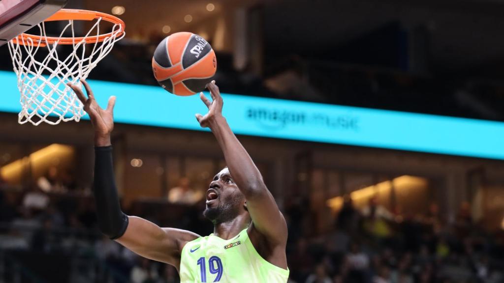 La canasta de Fall en la victoria del Barça de basket contra el Alba Berlín