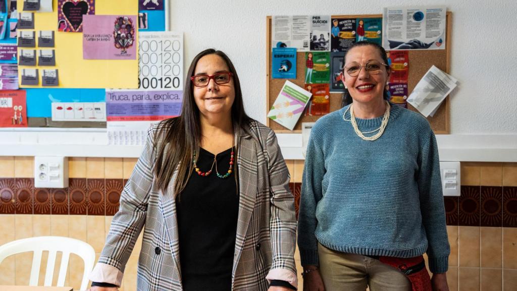 Laura y Juana, dos de las internas que han organizado la celebración del 8M en la prisión de Wad-Ras