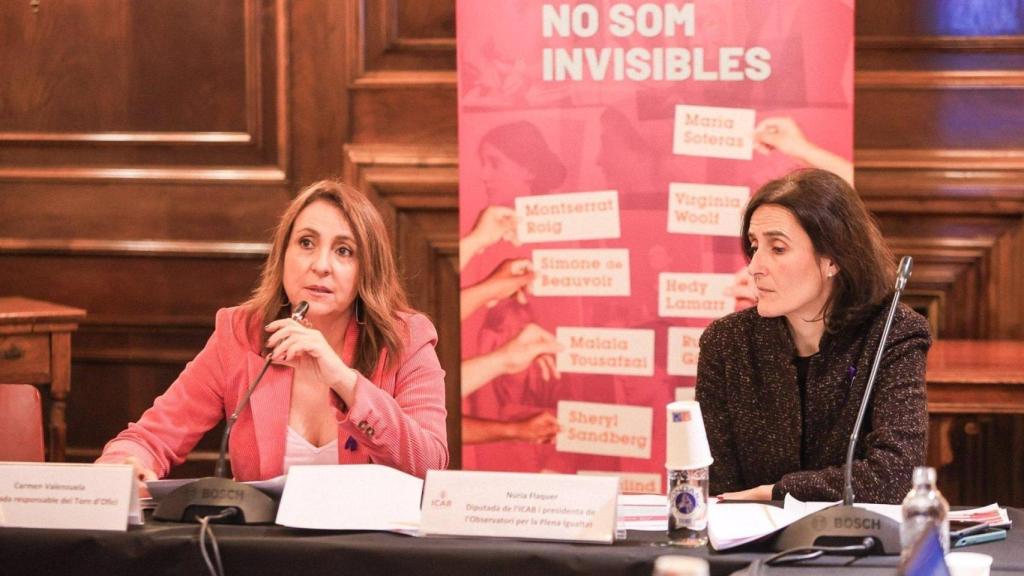 La diputada responsable del Turno de Oficio del Icab, Carmen Valenzuela, y la diputada y presidenta del Observatorio para la Plena Igualdad, Núria Flaquer