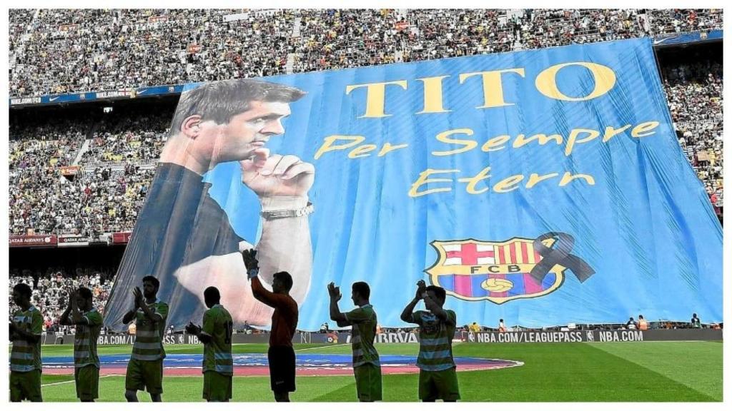 Pancarta en el Camp Nou recordando a Tito Vilanova