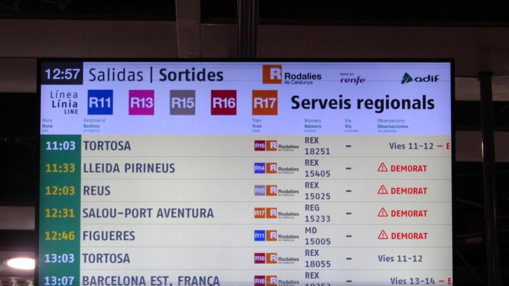 Pantallas en la estación de Sants de Barcelona