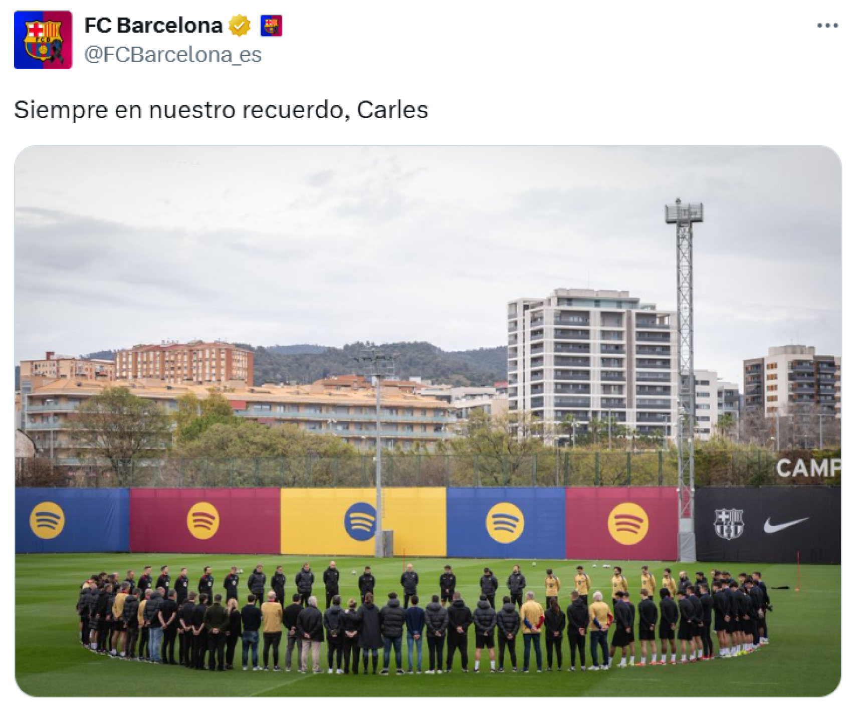 El emotivo minuto de silencio del Barça en memoria del doctor Miñarro