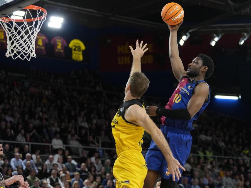 Metu lanza a canasta ante Tenerife