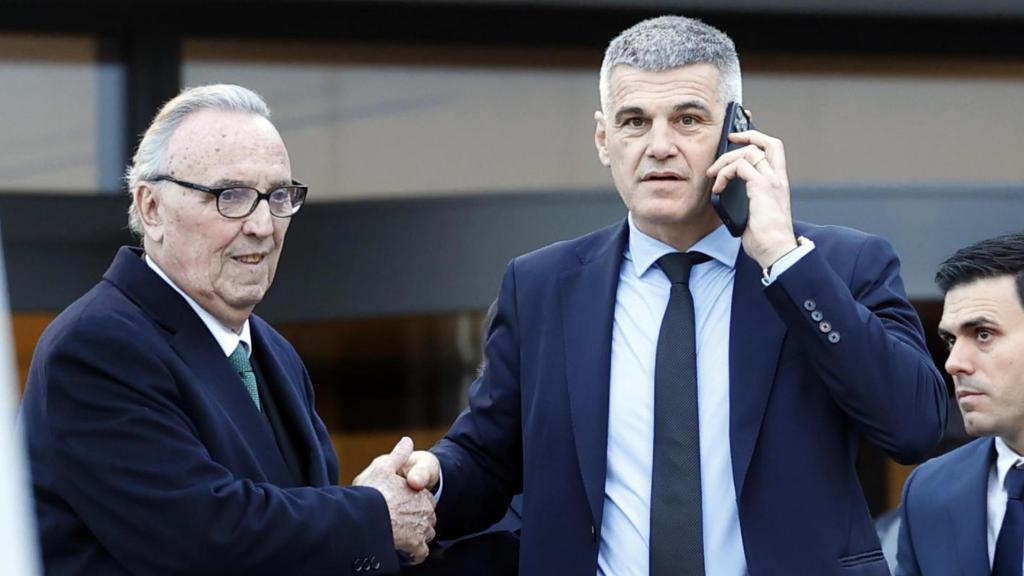 Joan Gaspart acude al velatorio en Sancho de Ávila del doctor Carlos Miñarro