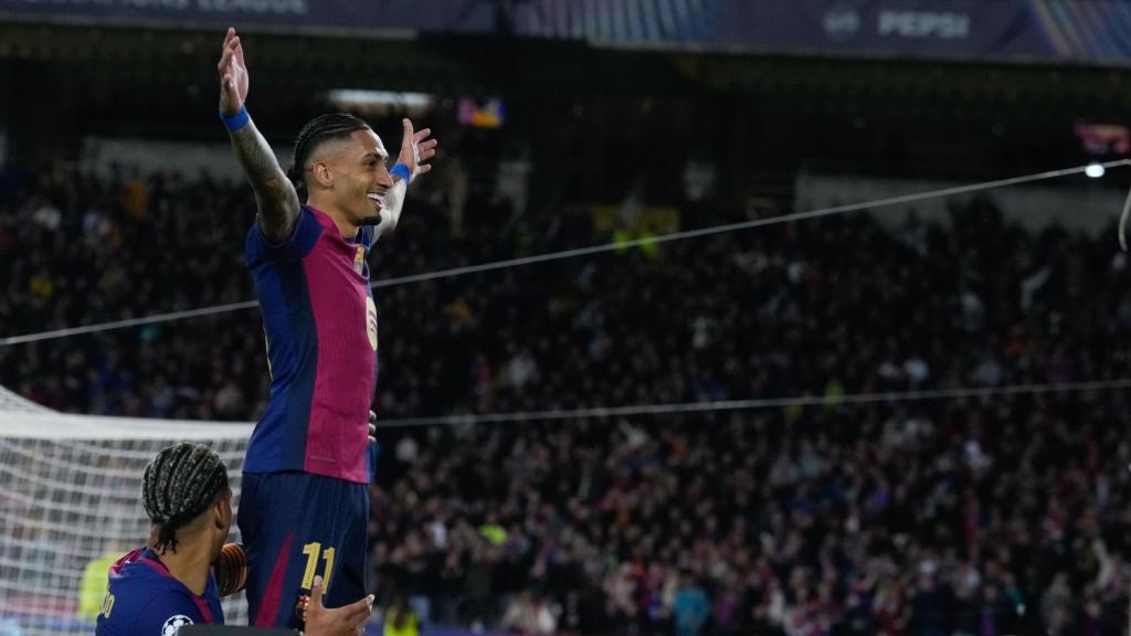 Raphinha emula a Messi en la celebración de su gol contra el Benfica