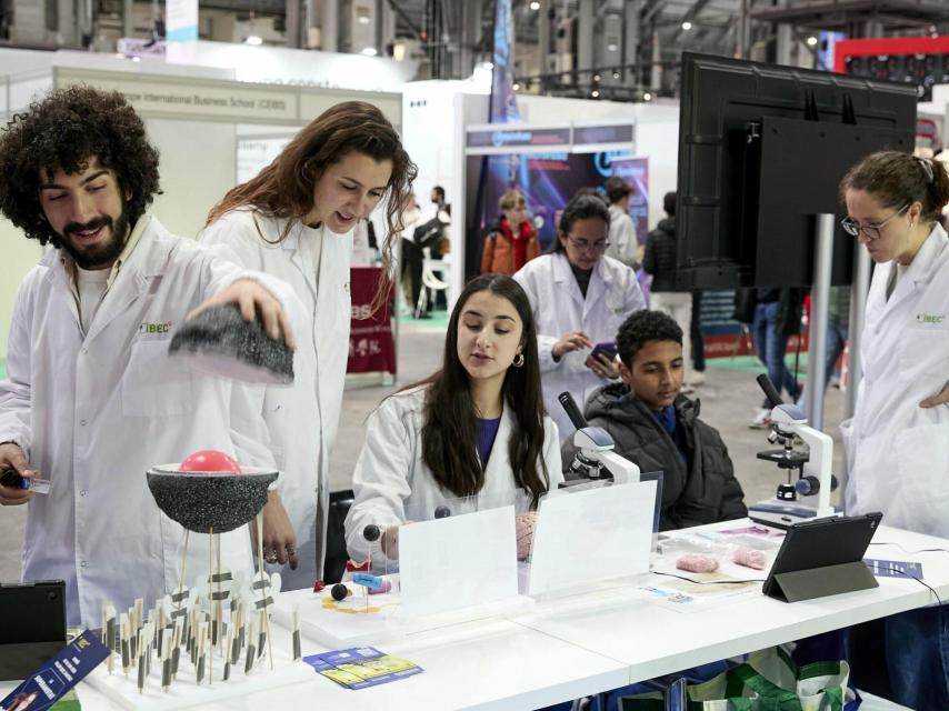Un taller de ciencia en la pasada edición del salón