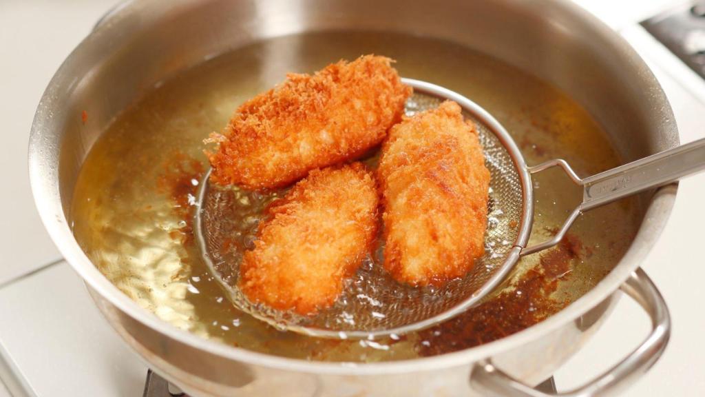 Croquetas friéndose