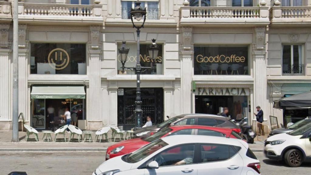 Imagen del edificio de la plaza Francesc Macià que acoge el nuevo negocio de Dani Alves