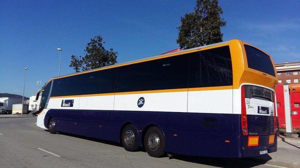 Imagen de un vehículo de Monbus, que opera la línea Manresa-Barcelona