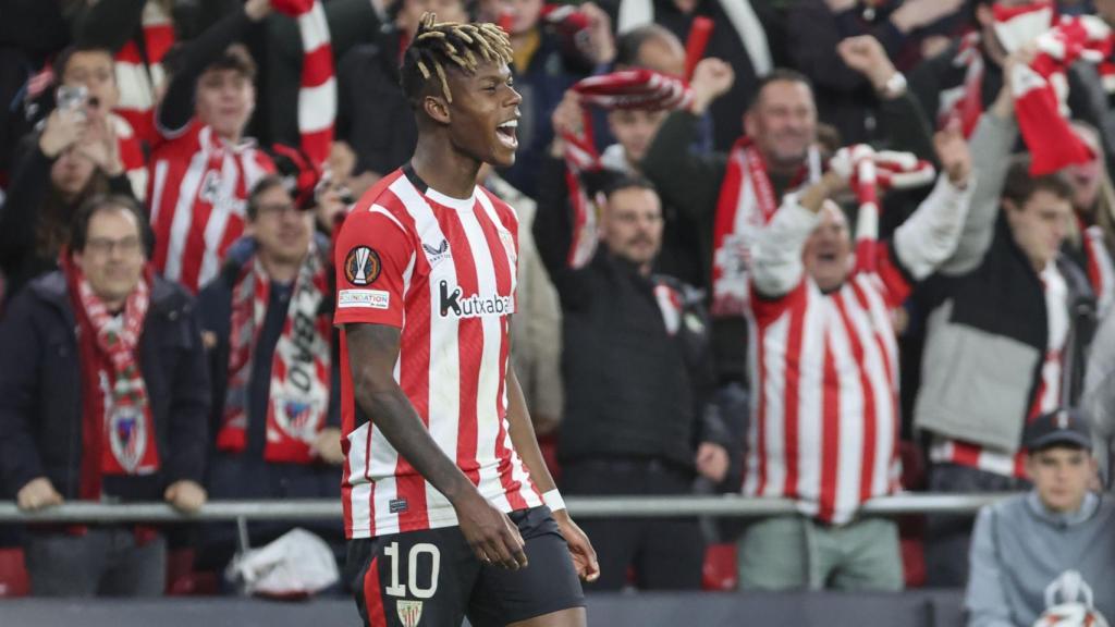 La alegría de Nico Williams tras marcar dos goles contra la Roma en la Europa League