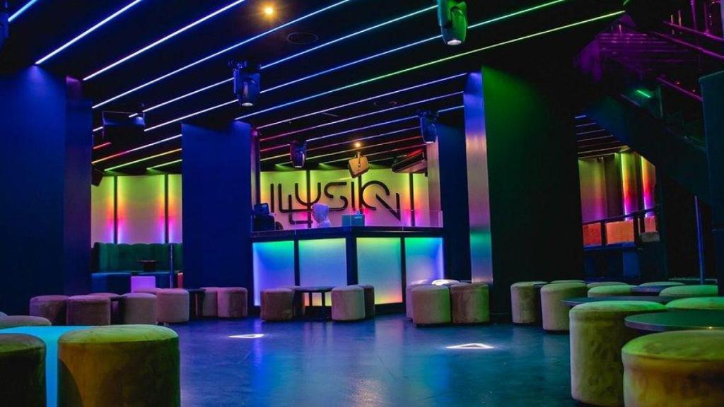 interior de la sala Illusion