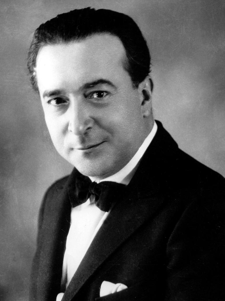 Retrato de Julio Camba fechado alrededor de la década los años 20 del siglo pasado.