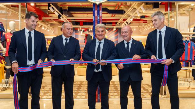 Joan Soler, Rafa Yuste, Joan Laporta, Josep Lluís Macià y Enric Masip inauguran la segunda Barça Store en Madrid