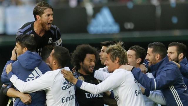 El Real Madrid celebra la victoria sobre el Celta de Vigo en 2017, en un partido aplazado