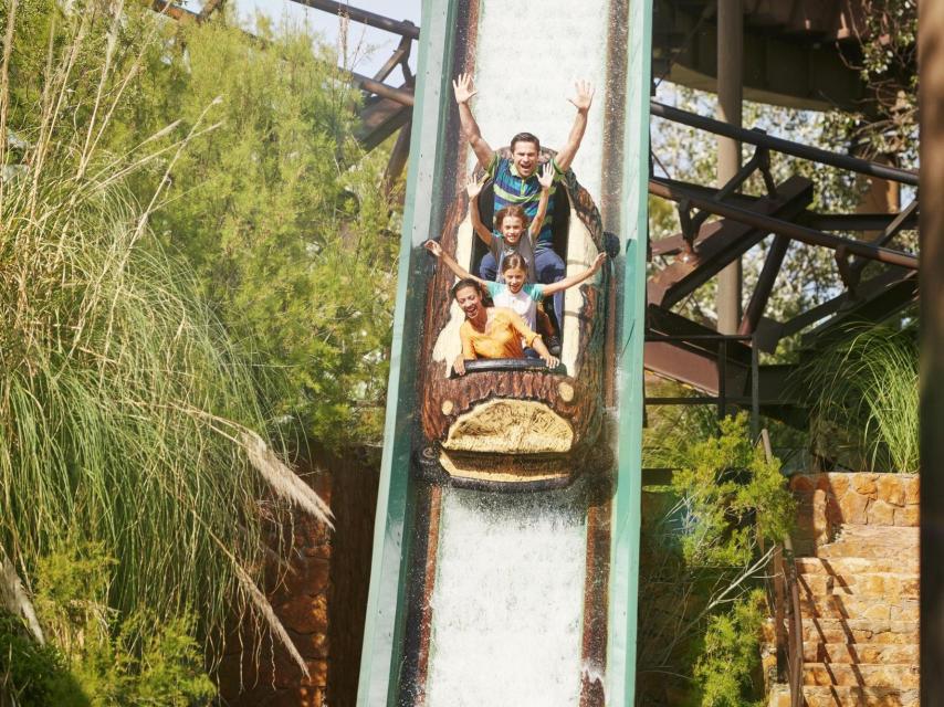 Silver River Flume también forma parte del circuito de agua cerrado de PortAventura Park