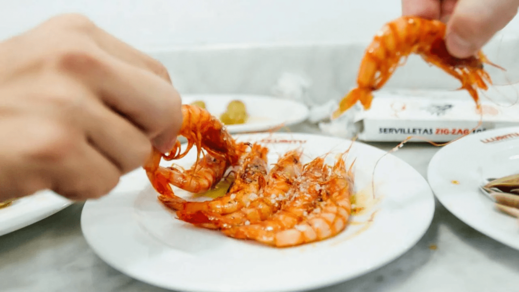 El restaurante 'Lluritu' ofrece una experiencia gastronómica única y especializada en mariscos