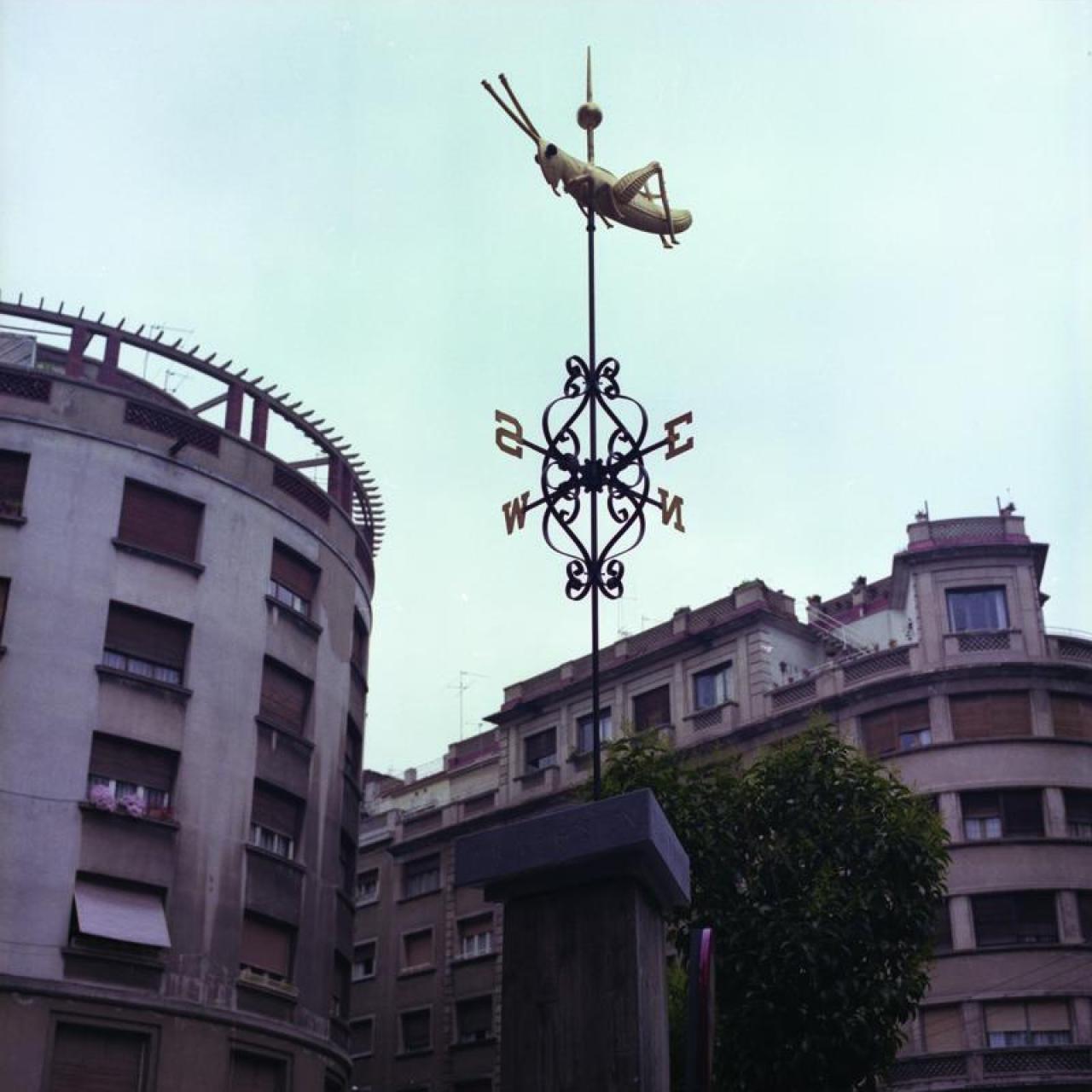 Saltamontes de Boston en la Plaça de Boston en Barcelona