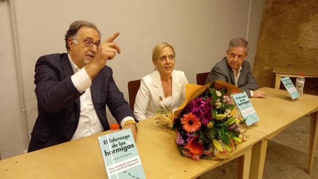 Imagen de la presentación del libro 'El liderazgo de las hormigas'