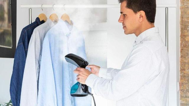 Elimina arrugas, olores y desinfecta: así es la plancha de vapor vertical de Cecotec por menos de 30€ en Amazon